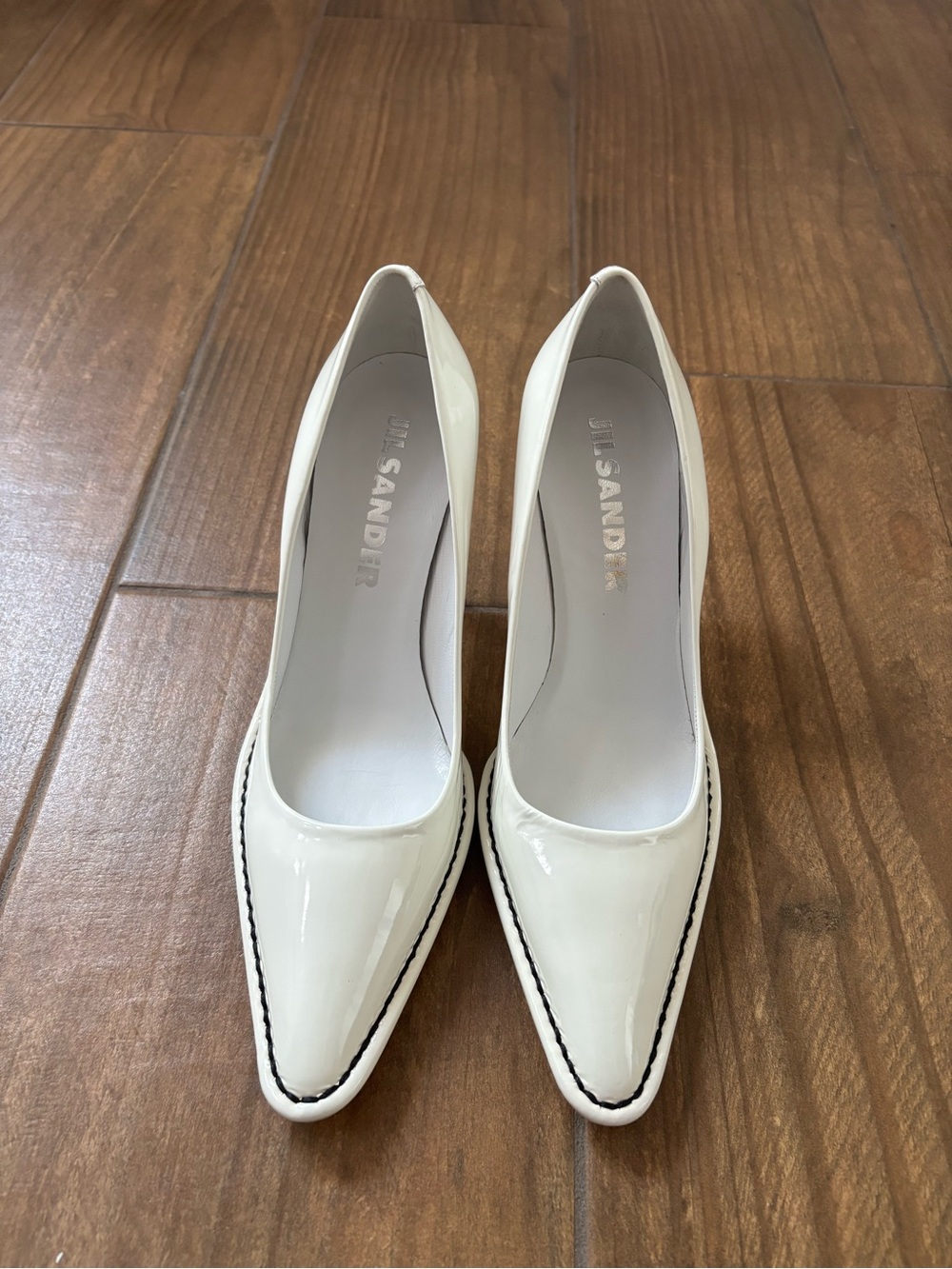 Jil Sander Cream Patent Pointed Toe Pumps with Contrast Stitch EU39 - Picture 2 of 16